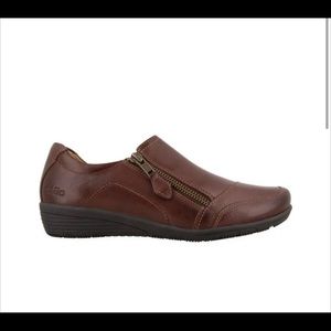 TAOS Women’s Character Zip Loafers/Slip On, Brunette